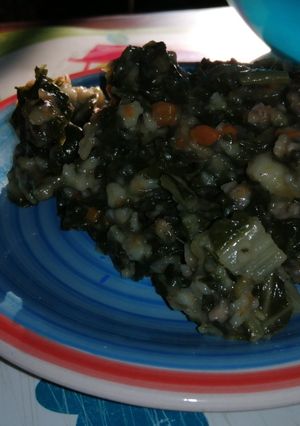 Una foto de Guiso de acelga con papas fritas