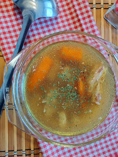 Húsleves lassú főzőben/slow cookerben recept fotója