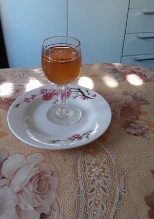 Una foto de Licor de níspero