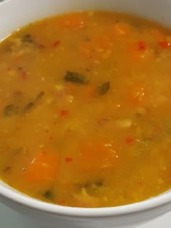 Una foto de Sopa de arvejas amarillas