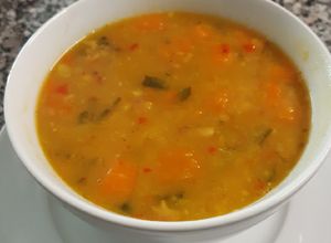 Una foto de Sopa de arvejas amarillas