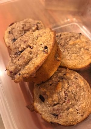 Una foto de Muffins frutos rojos saludables