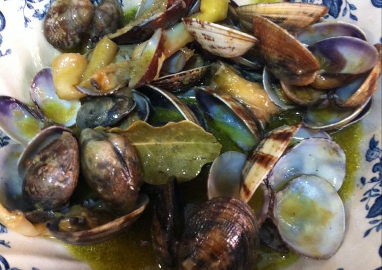Almejas a la marinera