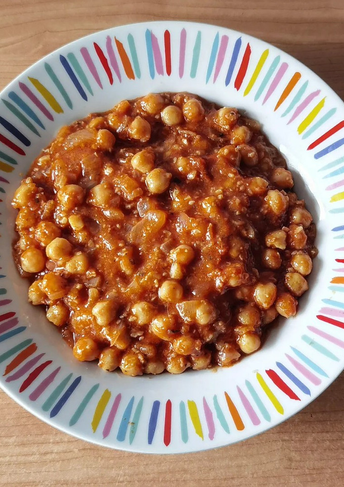 Una foto de Garbanzos en salsa de almendras