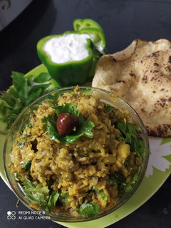 મગ દાળ ની વેજ ખીચડી (Moong Dal Veg Khichdi Recipe In Gujarati) રેસીપી મુખ્ય ફોટો