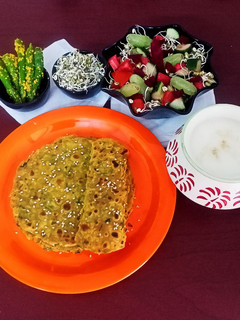 ખીચડી ના ઢેબરા (Khichdi Dhebra Recipe In Gujarati) રેસીપી મુખ્ય ફોટો