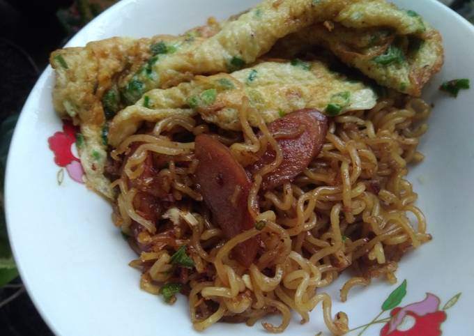 Cara Membuat Indomie Goreng Sosis Sambal Matah Yang Mudah Cookandrecipe Com