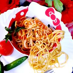 A picture of Tasty kfc style chicken speghatti.