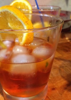 Una foto de Tragos: El "Coloradito" de Emilio