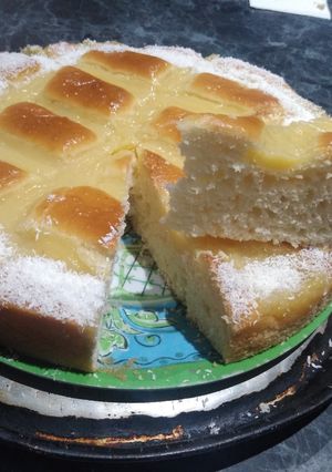 Una foto de Torta matera con crema pastelera 🥧