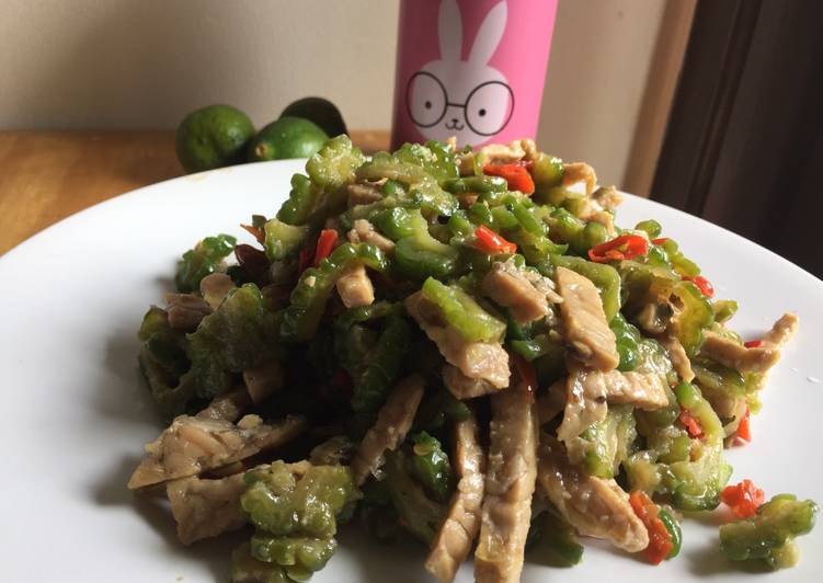 Bagaimana Menyiapkan Tumis pare (paria) yang mudah