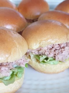 Une photo de Mini burger au thon