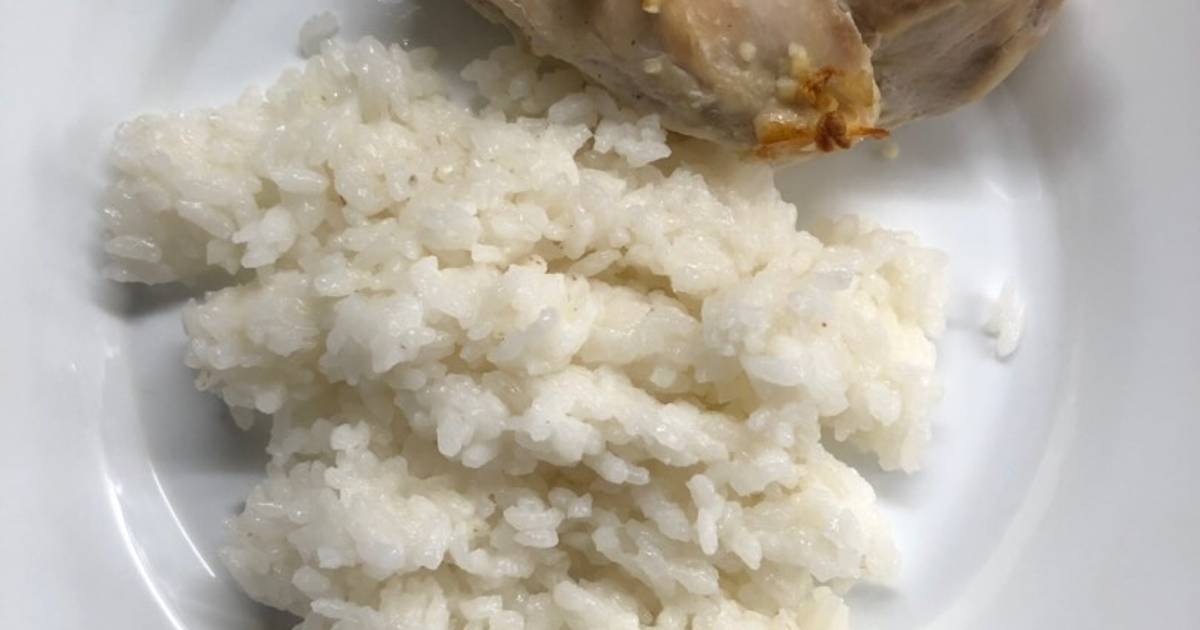 Вареная рис курам. Рис с куриной грудкой. Куриная грудка с рисом. Отварной рис с куриной грудкой. Отварная куриная грудка с рисом.