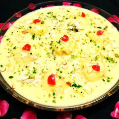 A picture of Mawa Balls With Kesar Rabdi.