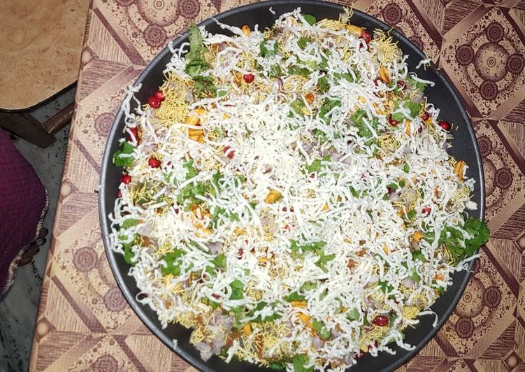 Step-by-Step Guide to Make Favorite Dabeli papdi Puri chat