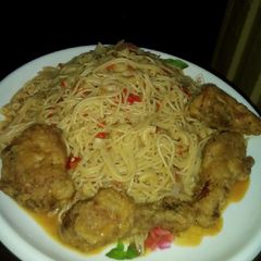 A picture of Macaroni and pasta jollof.