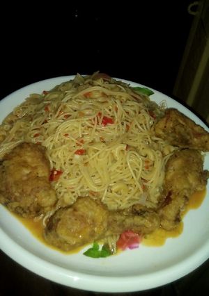 A picture of Macaroni and pasta jollof.