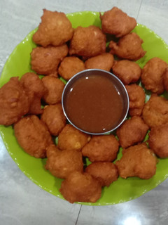 મગ ચણા ની દાળ ના ભજીયા(mag chana દાળ na bhajiya in Gujarati) રેસીપી મુખ્ય ફોટો