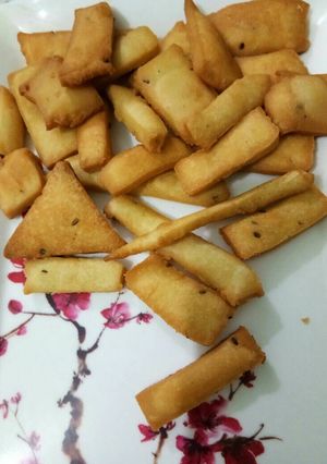 A picture of Namak paree.