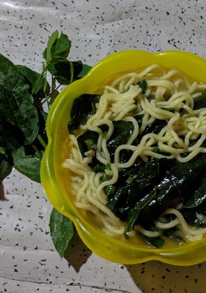 Foto resep Mie kuah daun katuk simple dan irit bahan