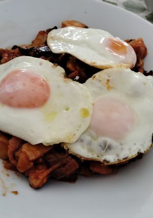 Foto principal de Pisto de anchoas con huevos airfryer y Thermomix