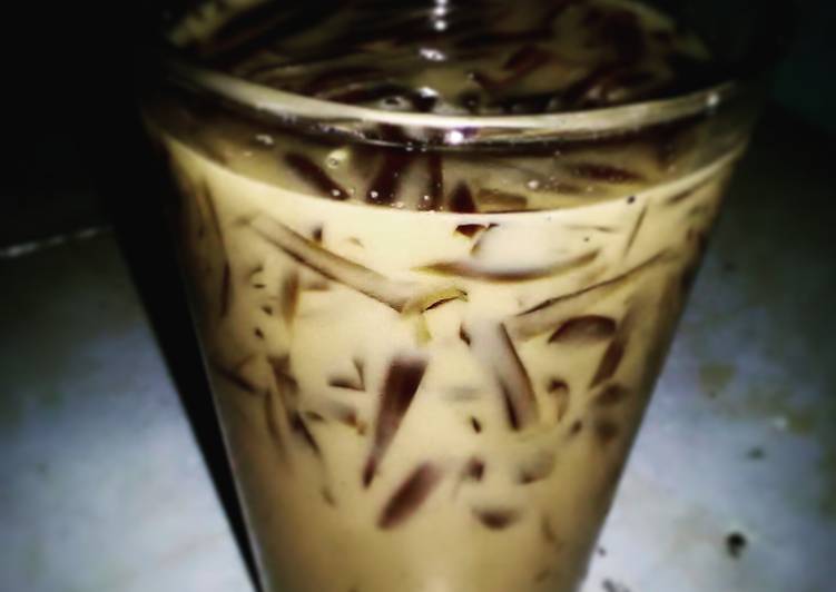 Es Sucinka (susu cincau moka)