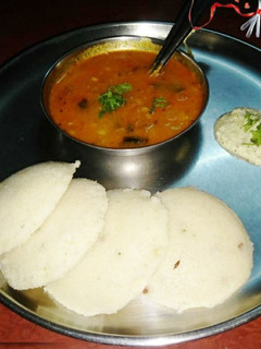 A picture of Idli sambhar.