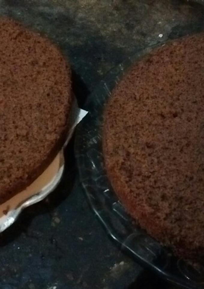 Una foto de Bizcochuelo casero de chocolate fácil y económico