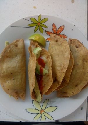 A picture of Pescadillas de Sardina (Fried Sardine Quesadillas).