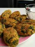 Koftas de garbanzos y espinacas con salsa de yogur
