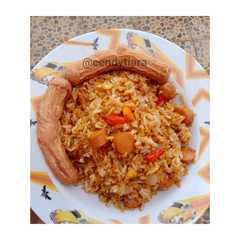 Nasi goreng sosis sapi রেসিপির প্রধান ছবি