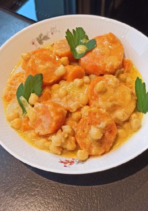 Une photo de Curry de patates douces et pois chiches