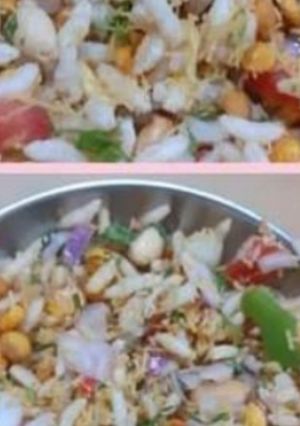 A picture of Bhel puri.