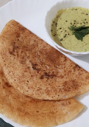 A picture of Red rice dosa.