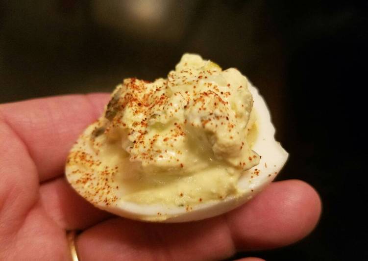 How to Make Homemade Deviled Eggs