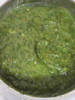 A picture of Hara dhaniya aur pudina ki Chutney.