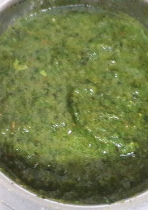 A picture of Hara dhaniya aur pudina ki Chutney.