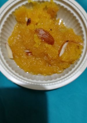 सूजी का हलवा (sooji ka halwa recipe in Hindi) रेसिपी मुख्य फोटो