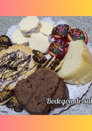 Una foto de Bandeja surtida(dulce)