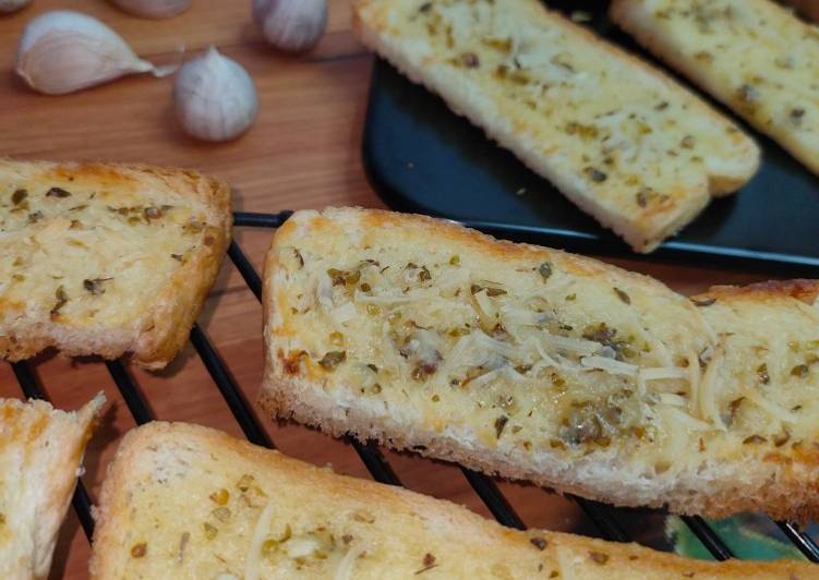 104. Simple Garlic Cheese Bread