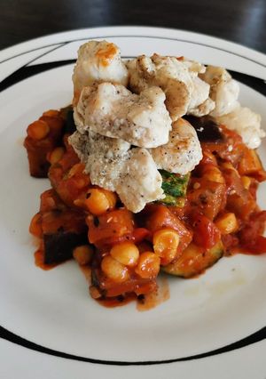 Una foto de Mix mediterráneo con pollo