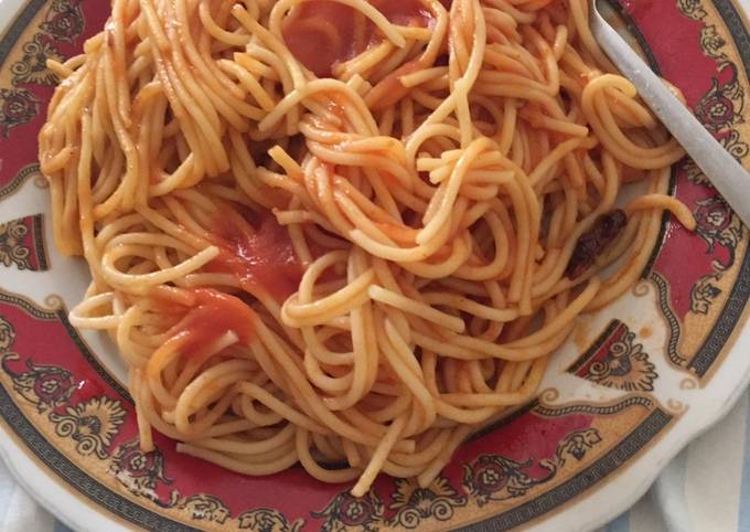 Pasta with homemade ketchup