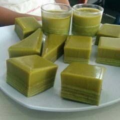 A picture of Lapis legit pandan with greentea pudding.