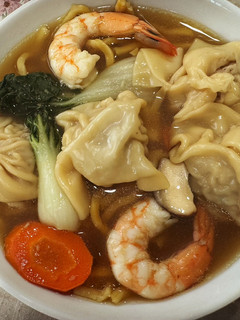 A picture of Easy Wonton Noodle Soup.