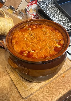 Toros káposzta Mark módra, erdélyi mázas kerámia edénybe recept fotója