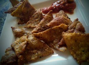 Una foto de Nachos Hechos en casa con harina de Pechuga de Pollo...!