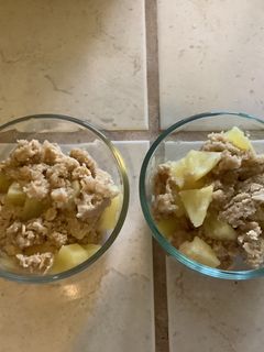 A picture of Oatmeal Apple pie? for 1 person (microwave).