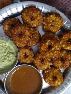 સાબુદાણા વડા (Sabudana Na Vada Recipe In Gujarati) રેસીપી મુખ્ય ફોટો