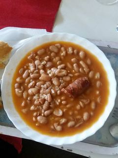 Una foto de Alubias de color con arroz y chorizo