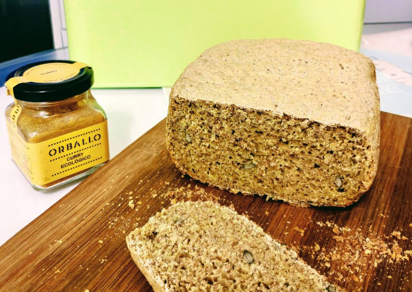 Pan de maíz especiado con curry